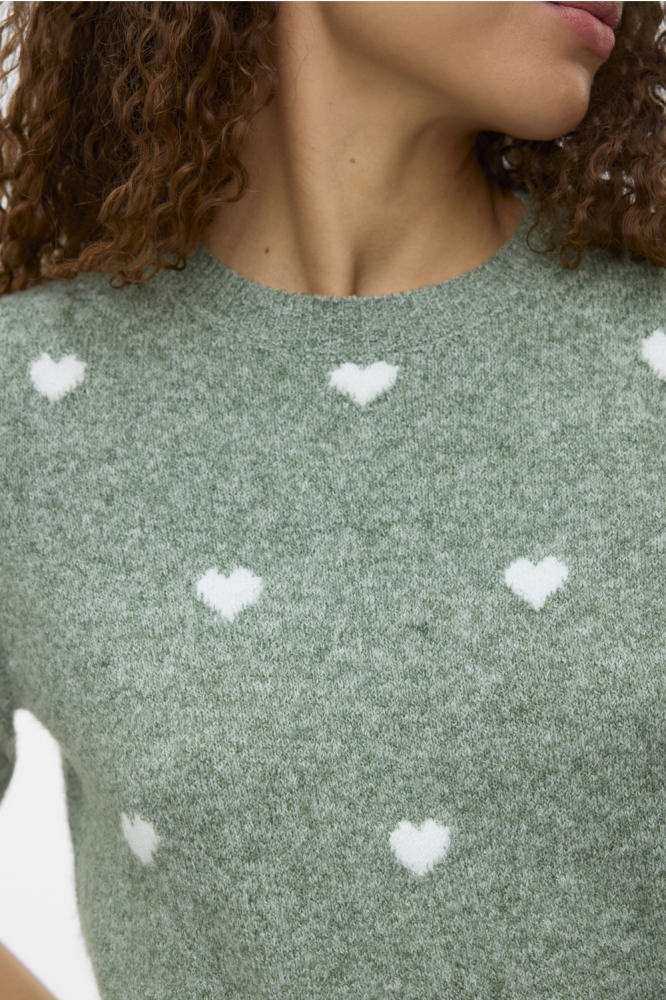 VMDOFFY INTARSIA 2/4 O-NK PULLOV GA 10330793 Laurel Wreath/W. WHITE HEARTS